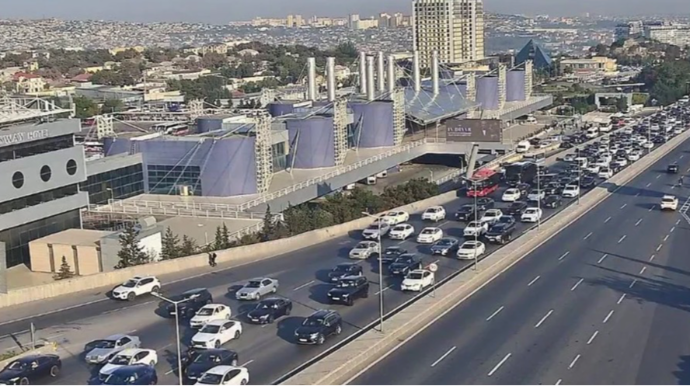 Bu yollarda tıxac var - SİYAHI  - FOTO