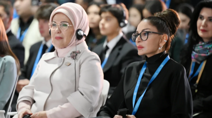 Əminə Ərdoğan Mehriban Əliyevaya zəng edib