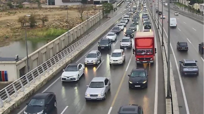 Bu yollarda tıxac var - SİYAHI  - FOTO