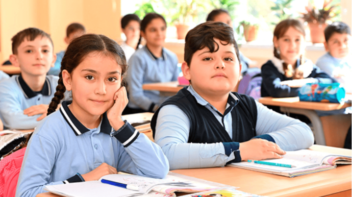 Məktəblərdə yeni təhsil modelinin tətbiqi şagirdlərə nə qazandıracaq? - AÇIQLAMA 